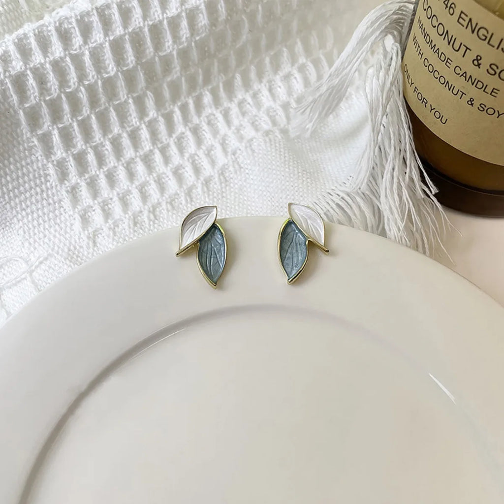 Simple Retro Blue White Leaf Earrings Retro High End Design Earrings Forest Style Fashionable Earring Light Colors Elegant Women