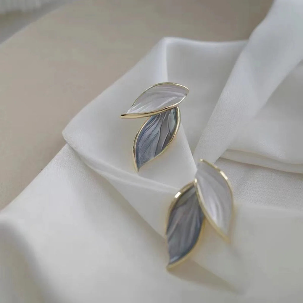 Simple Retro Blue White Leaf Earrings Retro High End Design Earrings Forest Style Fashionable Earring Light Colors Elegant Women