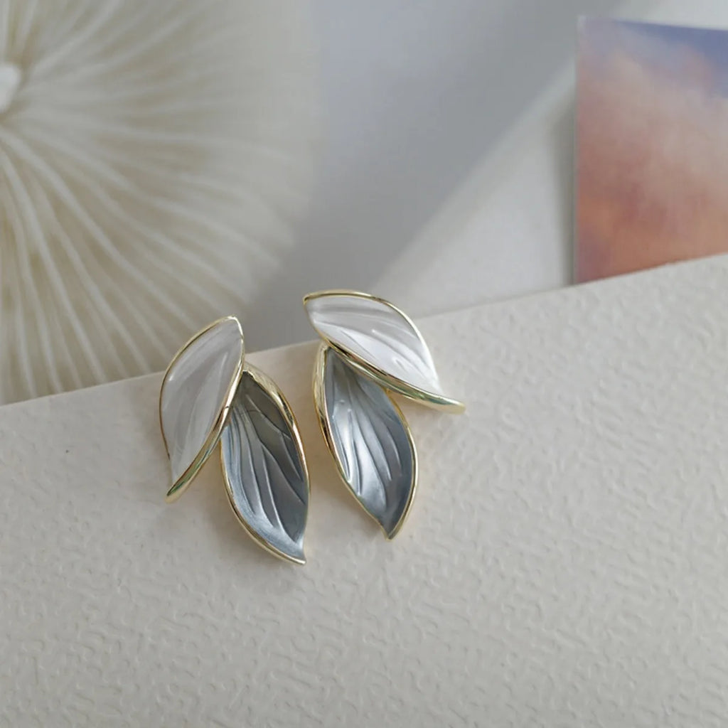 Simple Retro Blue White Leaf Earrings Retro High End Design Earrings Forest Style Fashionable Earring Light Colors Elegant Women