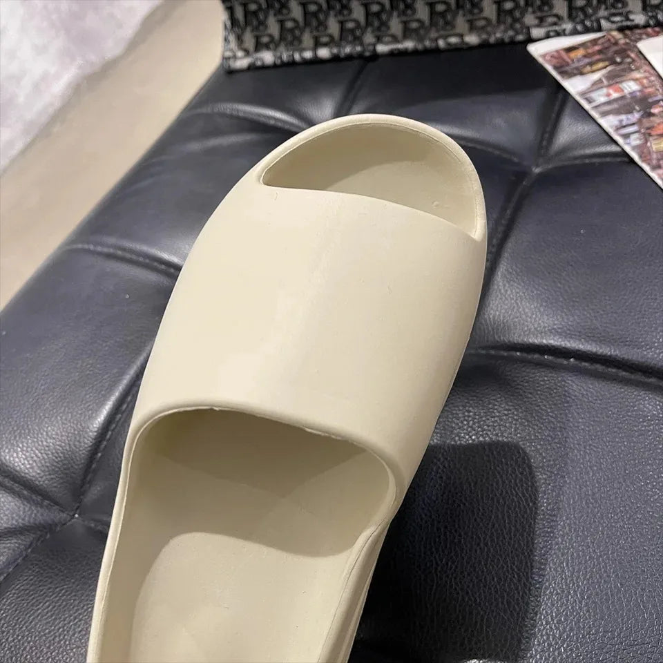 Summer Men Slippers Thick Bottom Fashion Style Platform Bathroom Slides NonSlip Trend Designer Shoes Female Flip Flops